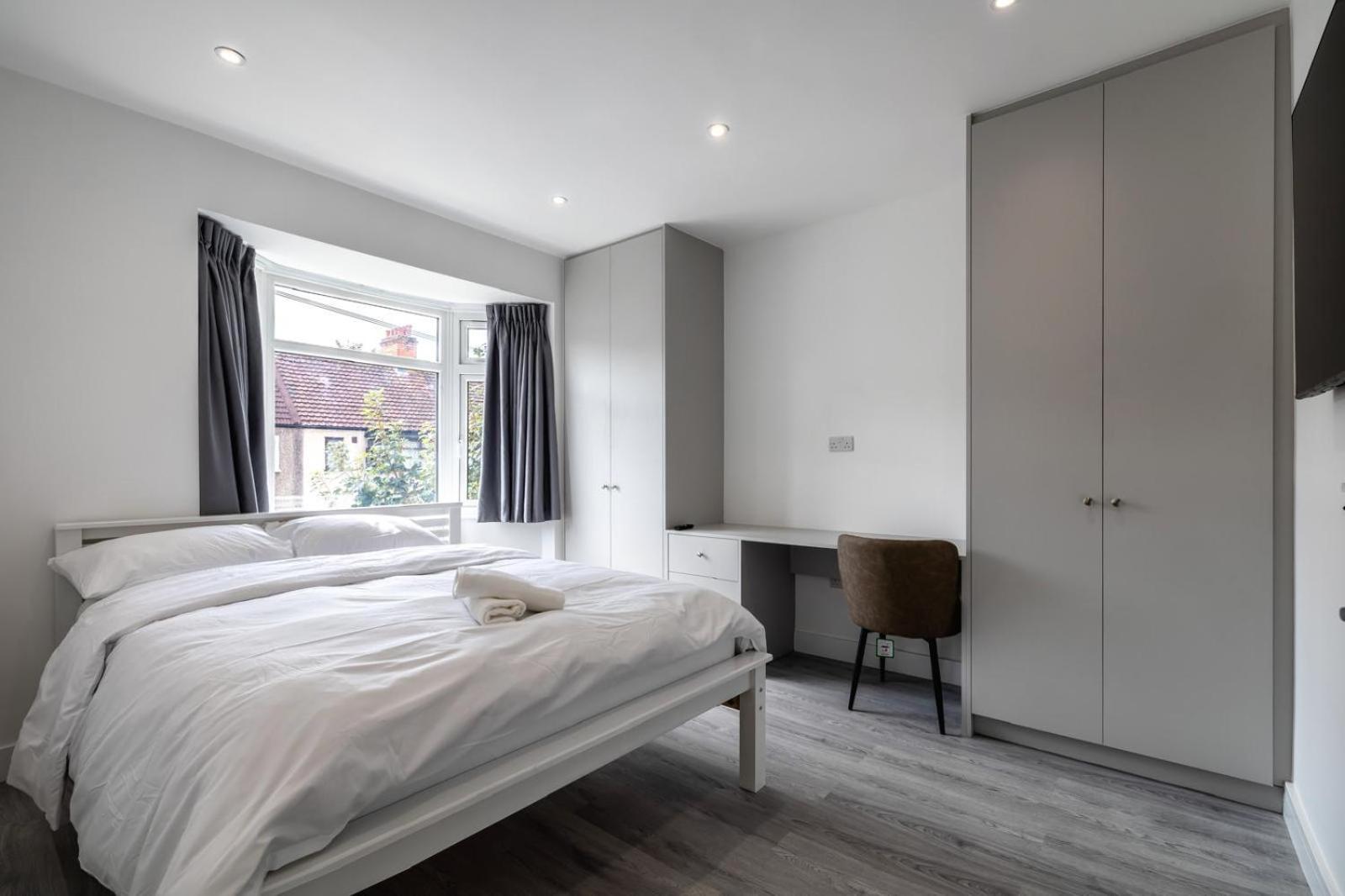 Modern Home With Driveway Parking For 2 Vehicles, Near Tottenham Hotspur Stadium, White Hart Lane Train Station Londra Dış mekan fotoğraf